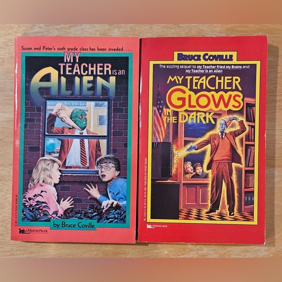 Other - My Teacher is an Alien & Glows in the Dark Books